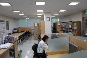 별관 2층 의학도서실